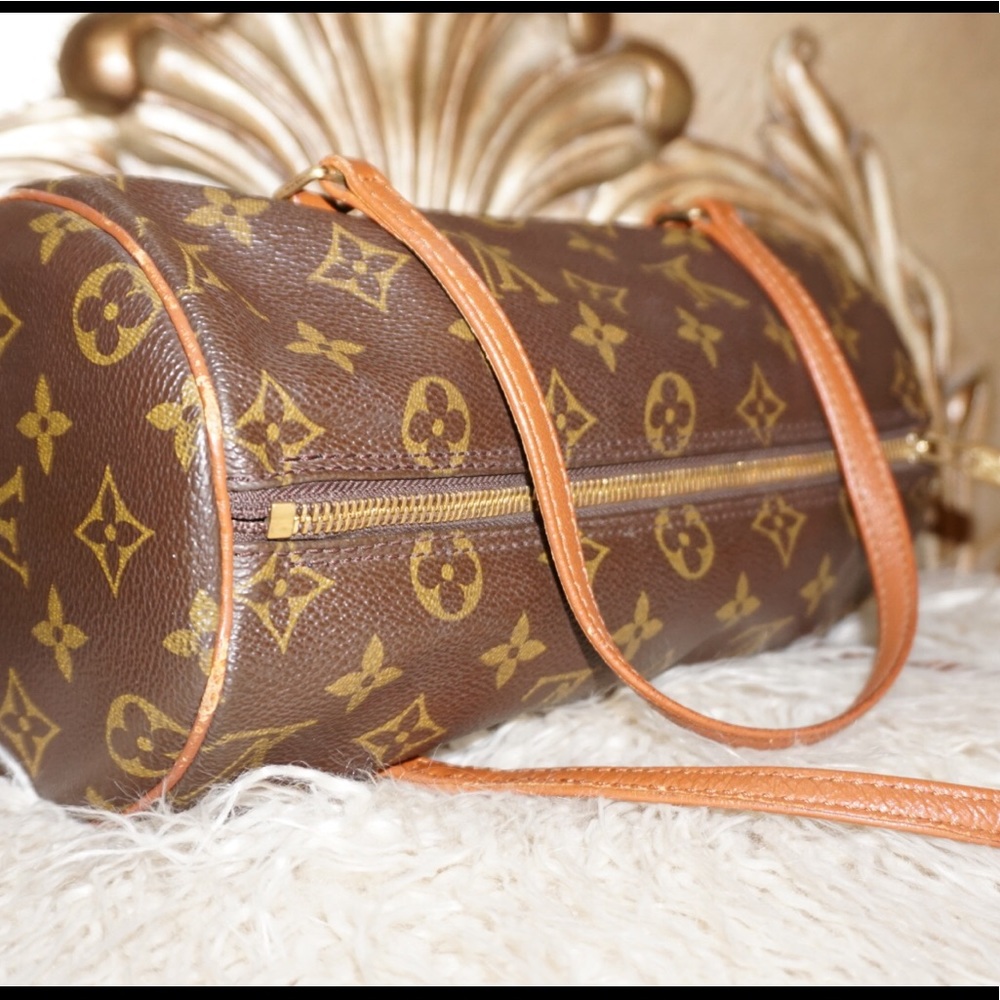 ❌sold on Ⓜ️❌Authentic Louis Vuitton Papillon 26